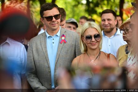 При участии Г.А. Зюганова в городе Орле состоялось открытие фестиваля цветов "Стрелка"