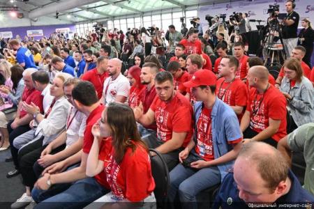 Геннадий Зюганов на «Территории смыслов»: Без социализма Россия не сможет решить текущих задач!