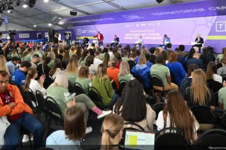 Геннадий Зюганов на «Территории смыслов»: Без социализма Россия не сможет решить текущих задач!