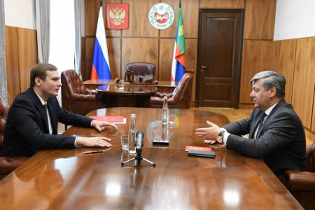 Заместитель Председателя ЦК КПРФ Дмитрий Новиков находится в Хакасии с рабочим визитом