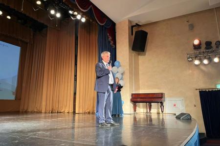 Подмосковные депутаты-коммунисты поздравили коллектив Всероссийского научно-исследовательского института крахмала с 90-летием
