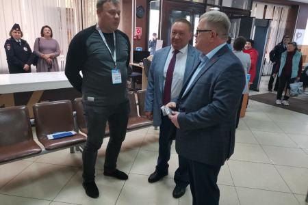 Кандидат на должность Губернатора Московской области от КПРФ Александр Наумов посетил избирательные участки в городском округе Домодедово