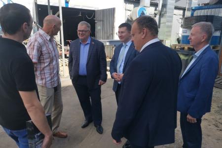 Кандидат на должность Губернатора Московской области от КПРФ Александр Наумов посетил предприятие «Оверхол-Про» в Балашихе