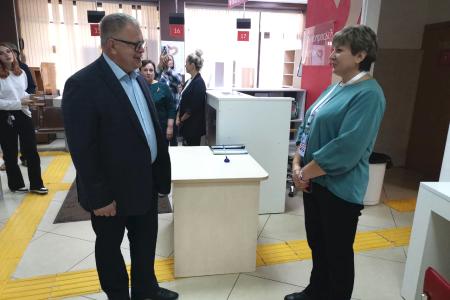 Кандидат на должность Губернатора Московской области от КПРФ Александр Наумов посетил избирательные участки в городском округе Домодедово