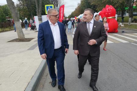 Заместитель Председателя Московской областной Думы Александр Наумов посетил праздничные мероприятия в Видном
