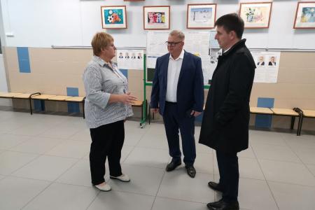 Кандидат на должность Губернатора Московской области от КПРФ Александр Наумов посетил избирательные участки в Ленинском городском округе