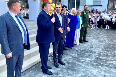 Владимир Кашин выступил на открытии после ремонта Краснопоймовской средней школы