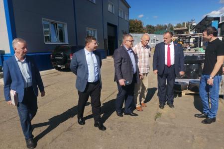 Кандидат на должность Губернатора Московской области от КПРФ Александр Наумов посетил предприятие «Оверхол-Про» в Балашихе