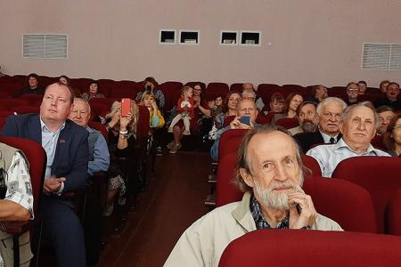 Ивановский обком КПРФ поздравил Палехский Союз художников с юбилеем
