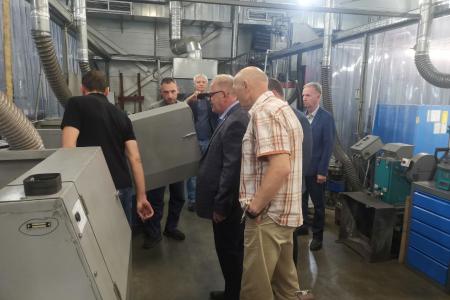 Кандидат на должность Губернатора Московской области от КПРФ Александр Наумов посетил предприятие «Оверхол-Про» в Балашихе