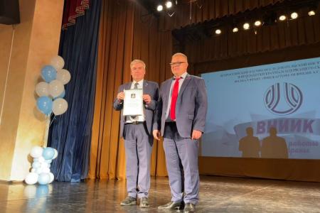 Подмосковные депутаты-коммунисты поздравили коллектив Всероссийского научно-исследовательского института крахмала с 90-летием