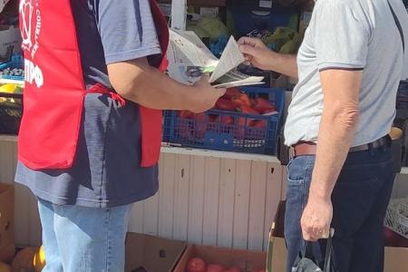 Донецкие коммунисты, несмотря на обстрелы, агитируют на улицах города