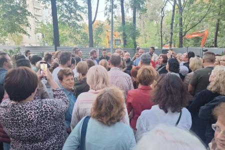 Москва. Л.А. Зюганов поддержал протест граждан против строительства офисного центра в Дорогомилово