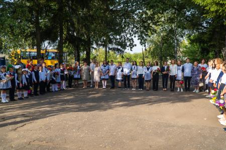 Н.Н. Иванов посетил линейку в Никольской школе Орловской области
