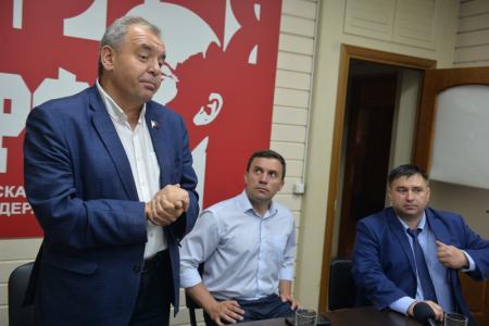 Политический блогер Николай Бондаренко приехал в Новосибирск поддержать Романа Яковлева на выборах губернатора Новосибирской области
