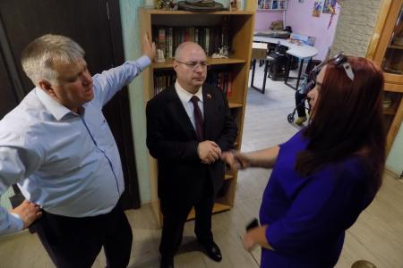 Воронежская область. Депутаты-коммунисты продолжают опекать многодетную семью Марии Литвиненко