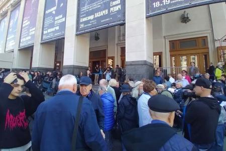 Г.А. Зюганов посетил церемонию прощания с советским поэтом-песенником Николаем Добронравовым