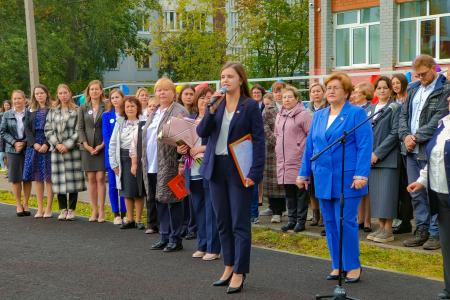 В Перми от имени Марии Дробот были вручены подарки школьникам