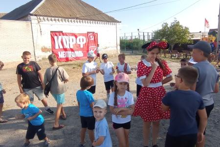 Запорожские комсомольцы приняли участие в футбольном турнире, посвящённом Дню знаний