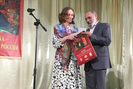Ивановский обком КПРФ поздравил Палехский Союз художников с юбилеем