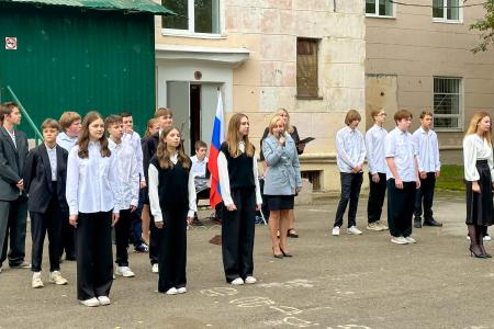 В Перми от имени Марии Дробот были вручены подарки школьникам