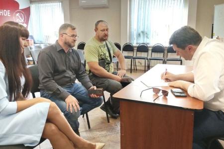 Олег Лебедев провёл серию приемов избирателей в Великом Новгороде