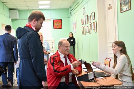 Г.А. Зюганов проголосовал на выборах мэра Москвы