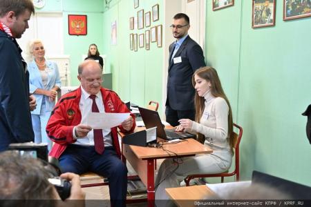 Г.А. Зюганов проголосовал на выборах мэра Москвы
