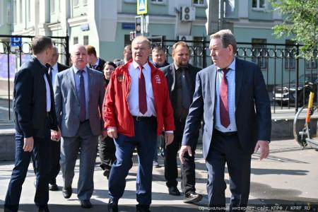 Г.А. Зюганов проголосовал на выборах мэра Москвы