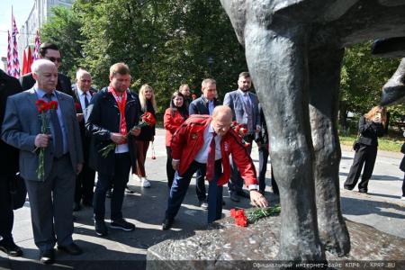 Г.А. Зюганов проголосовал на выборах мэра Москвы