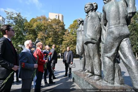Г.А. Зюганов проголосовал на выборах мэра Москвы