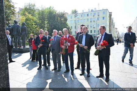 Г.А. Зюганов проголосовал на выборах мэра Москвы