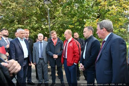 Г.А. Зюганов проголосовал на выборах мэра Москвы