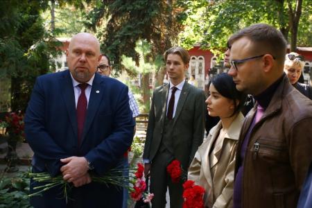 Коммунисты и комсомольцы почтили память легендарной комсомолки Зои Космодемьянской