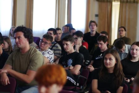 Владимир Исаков выступил на слёте комсомольского актива ЦФО