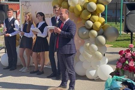 Первого сентября депутаты-коммунисты посетили школы Рязани