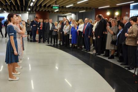 Депутаты-коммунисты Мособлдумы во главе с руководителем фракции КПРФ Александром Наумовым открыли в Московской областной Думе выставку, посвященную 105-летию Ленинского Комсомола