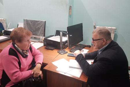 Заместитель Председателя Московской областной Думы – руководитель фракции КПРФ Александр Наумов провел прием граждан в Озерах