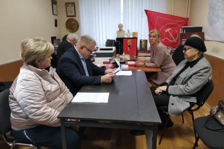 Заместитель Председателя Московской областной Думы - руководитель фракции КПРФ Александр Наумов провёл приём граждан в Ленинском городском округе