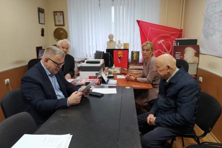 Заместитель Председателя Московской областной Думы - руководитель фракции КПРФ Александр Наумов провёл приём граждан в Ленинском городском округе