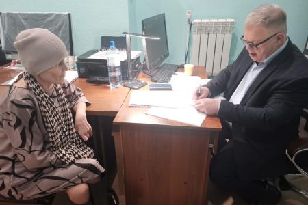 Заместитель Председателя Московской областной Думы – руководитель фракции КПРФ Александр Наумов провел прием граждан в Озерах