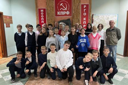 Подмосковные коммунисты отметили 105-летие ВЛКСМ: «Родная моя, дорогая страна, ты можешь на нас положиться!»