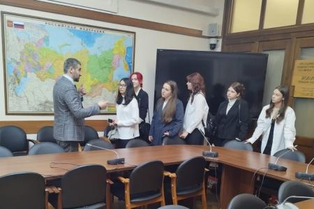 К.К. Тайсаев встретился в ГД РФ с учениками Барвихинской средней школы
