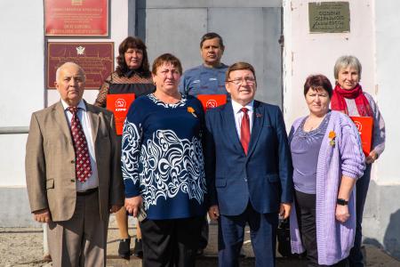 Бронежилеты, бюллетени и несправедливость награждения: КПРФ и выборы в приграничной Курской области