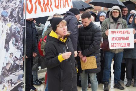 Свердловская область. В Сысерти прошел большой митинг против мусорного полигона