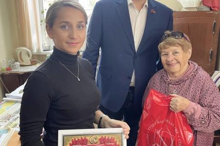 Тульские коммунисты чествуют ветеранов