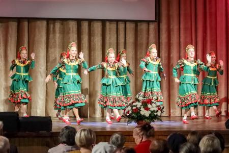 Калуга. Да здравствует героический Ленинский Комсомол!