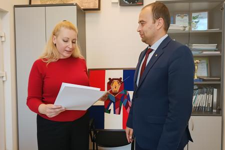Депутат Государственной Думы Мария Дробот поздравила пермских педагогов с профессиональным праздником — Днем учителя