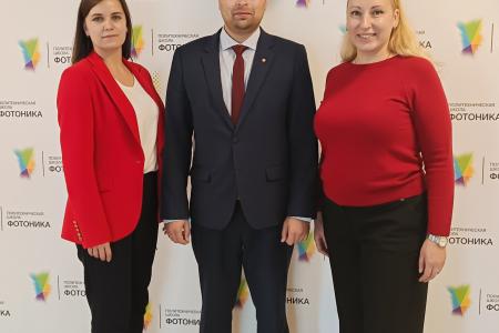 Депутат Государственной Думы Мария Дробот поздравила пермских педагогов с профессиональным праздником — Днем учителя