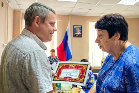 Секретарь Севастопольского горкома КПРФ Владимир Браковенко поздравил севастопольских детей войны с Днем пожилого человека